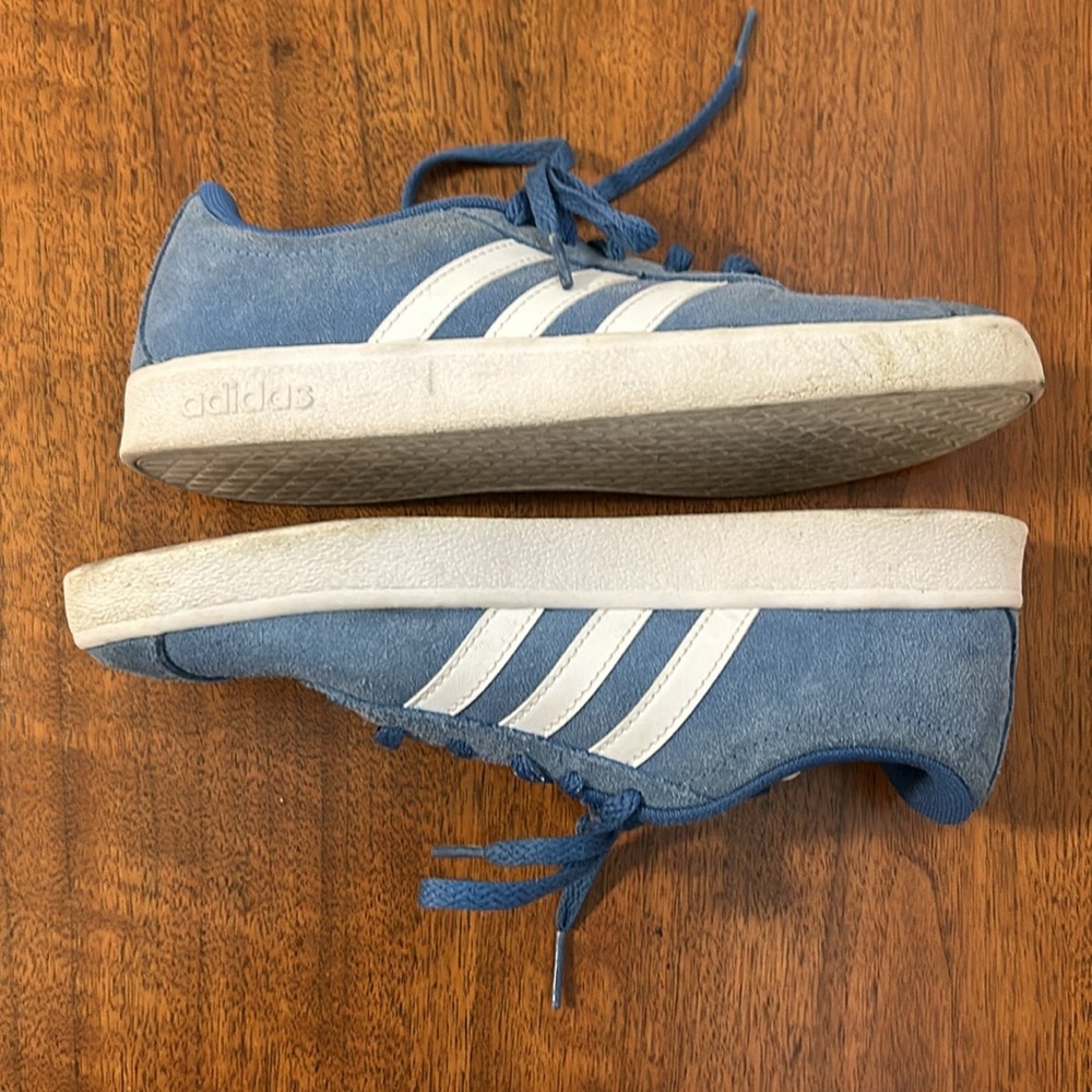 Adidas Unisex Suede Sneakers - Picture 3 of 8